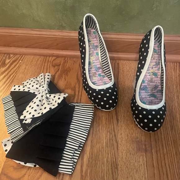 Irregular choice shoes with removable boot cover - Picture 2 of 5